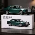 Classic Luxury Sedan Diecast Car (4 Colours) - Green